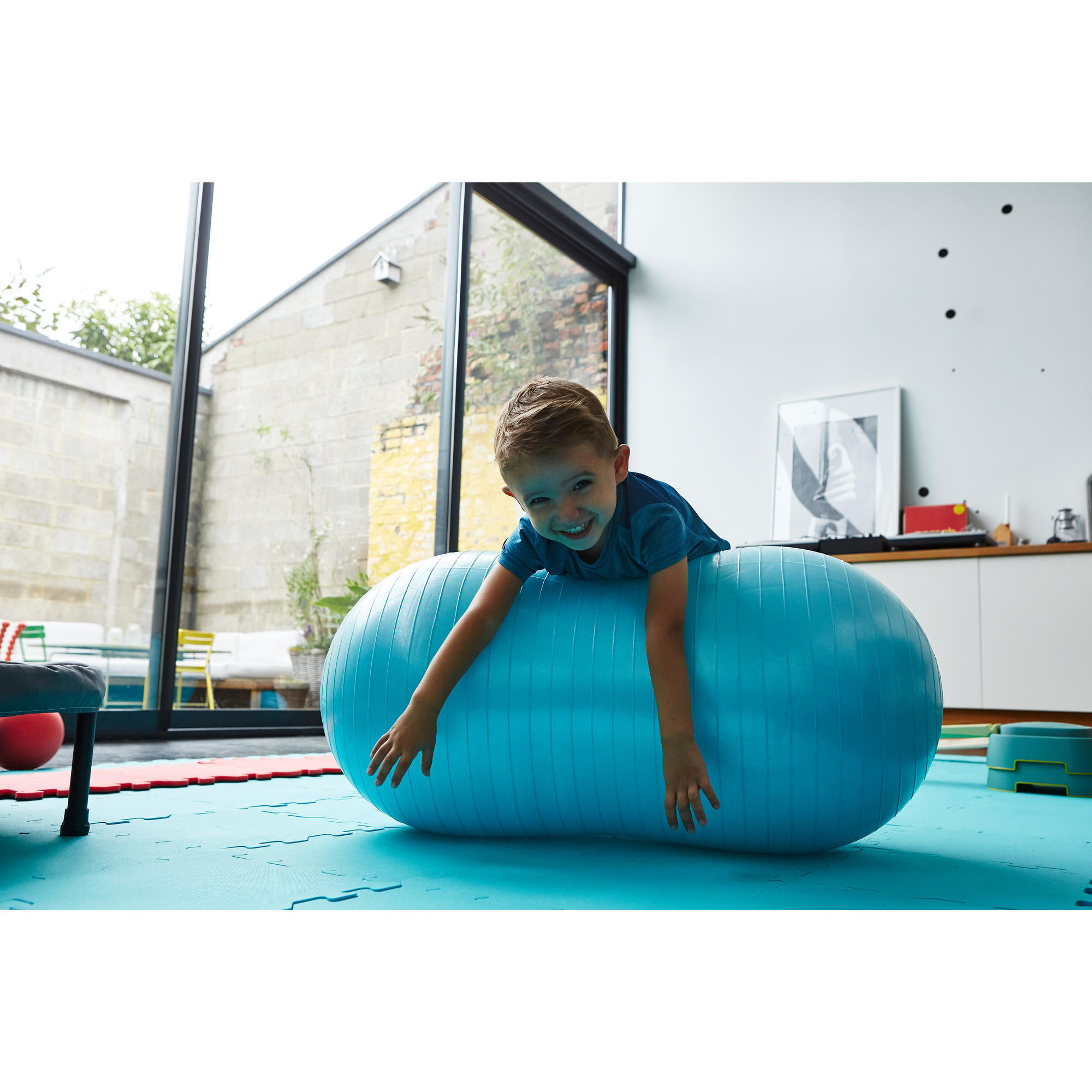 舒华健身器材供应商-华体体育：健身房设计、学校企业高校房配置及解决方案先驱者